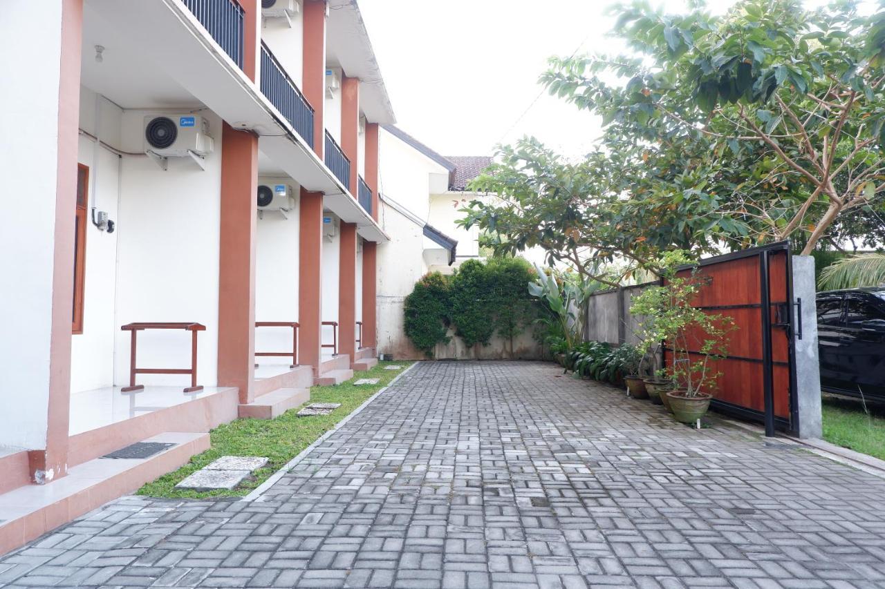 شقة Reddoorz At Bale Eja Syariah Senggigi Montongbuwoh المظهر الخارجي الصورة