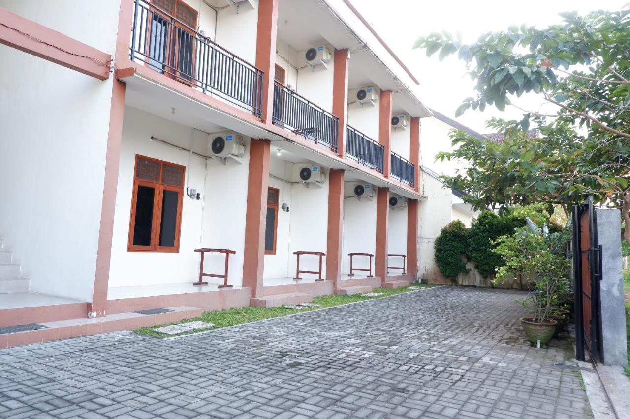 شقة Reddoorz At Bale Eja Syariah Senggigi Montongbuwoh المظهر الخارجي الصورة